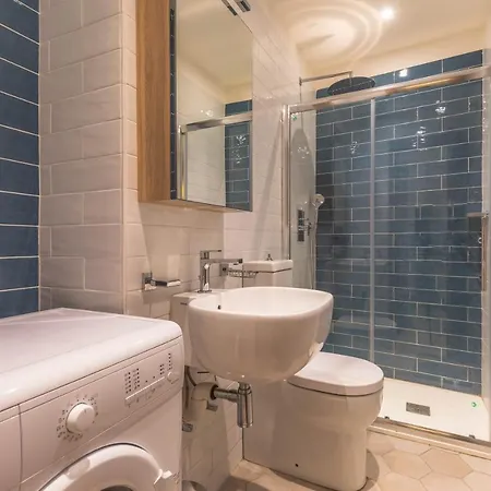 Appartement Two Bedroom Close To The Sea