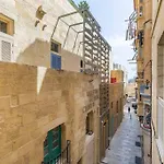 Two Bedroom Close To The Sea