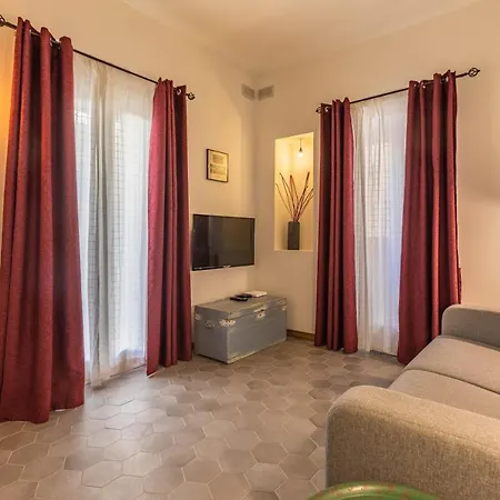 Two Bedroom Close To The Sea Apartment