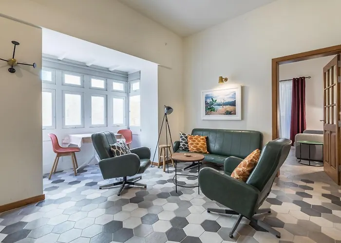 Two Bedroom Close To The Sea